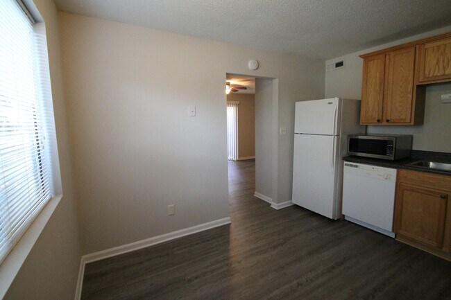 Foto del edificio - 1635 Cedarview Ct