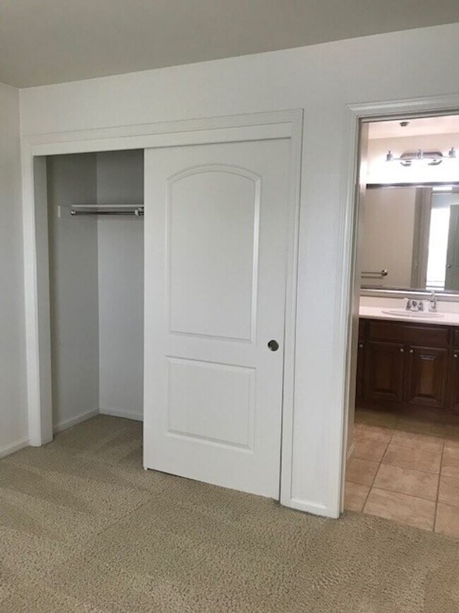 Foto del edificio - STUNNING 3BD / 3.5BA TOWNHOME AVAILABLE IN FREMONT, CA!!!