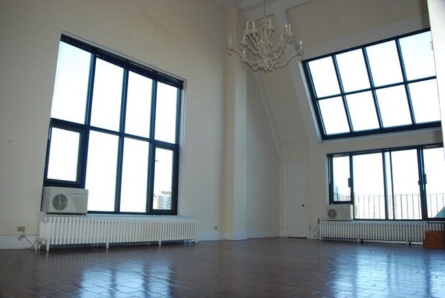 Foto del edificio - 10 W Elm St