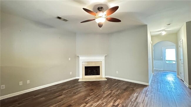 Building Photo - 6190 Elmshorn Way