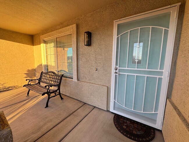 Foto del edificio - Nice home in Mohave Vista Estates