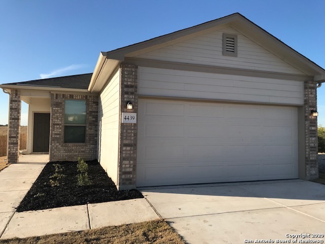 Building Photo - 108 Twin Fountains Dr