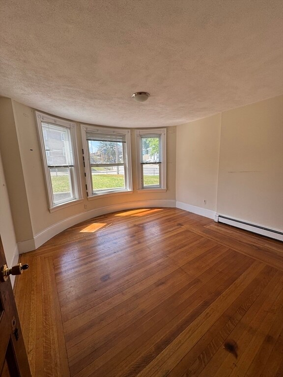 Foto del edificio - 227 N Beacon St