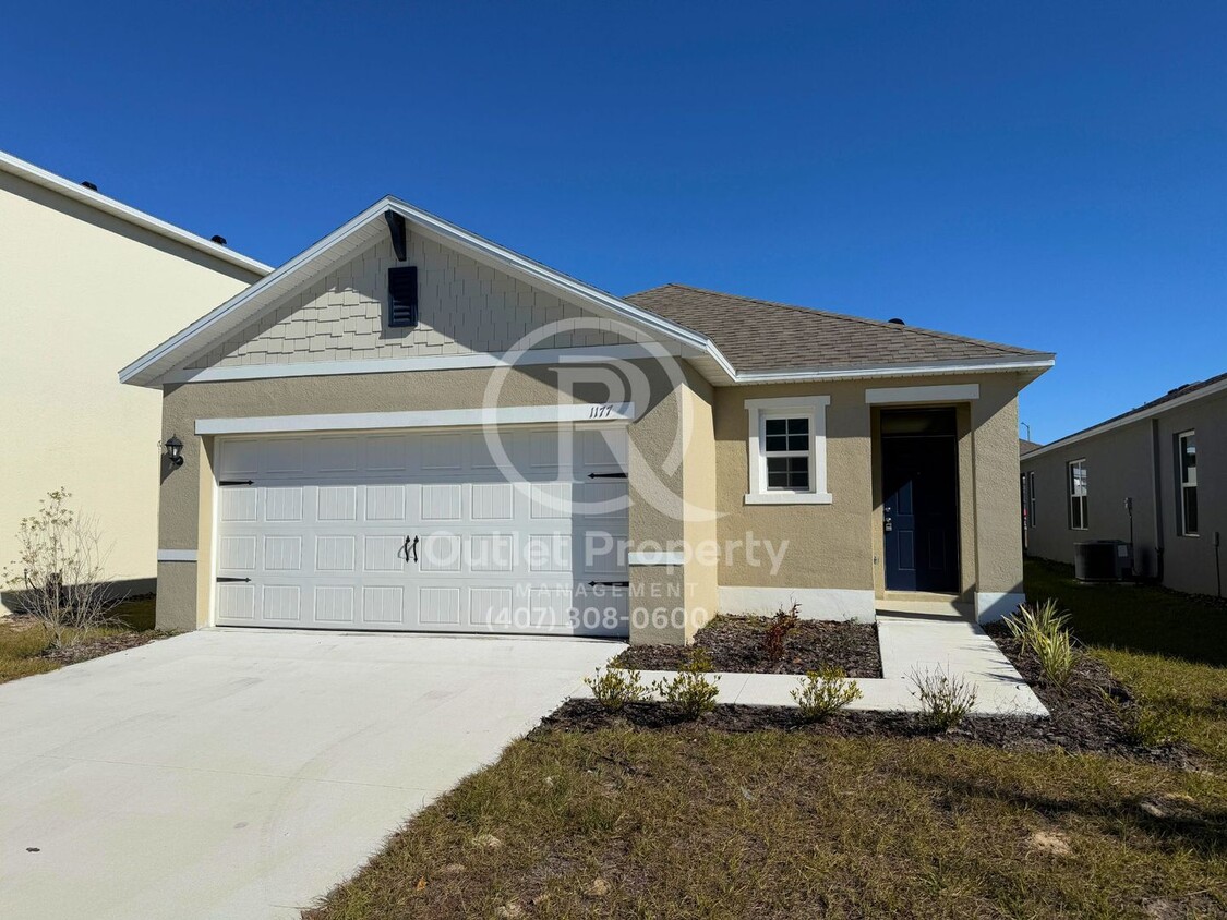 Primary Photo - Beautiful 3 Bedrooms, 2 Bathrooms Home For...