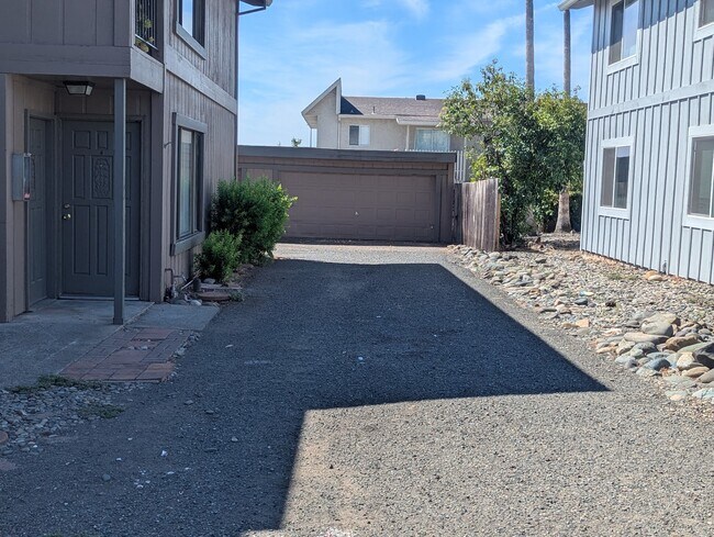 Building Photo - 939 Jamieson Ct
