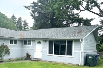 Building Photo - 9221 N Lake Dr SW