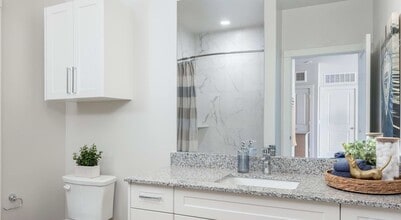 Building Photo - 19101 Town Ridge Ln