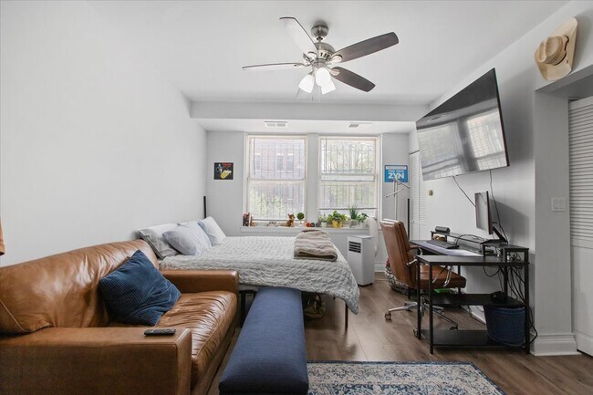 Foto del edificio - 3727 N Pine Grove Ave