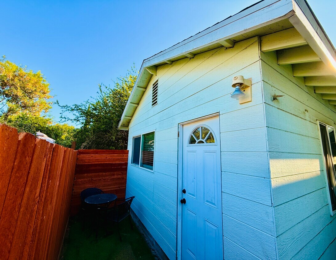 Foto principal - 17714 Kingsbury St