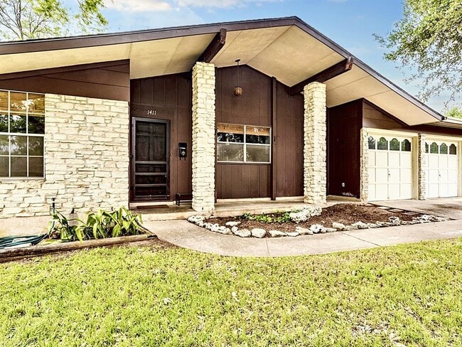 Building Photo - 1411 Desert Quail Ln