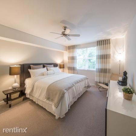 Building Photo - 3 br, 2 bath Apartment - 1301 E Sunrise Blvd