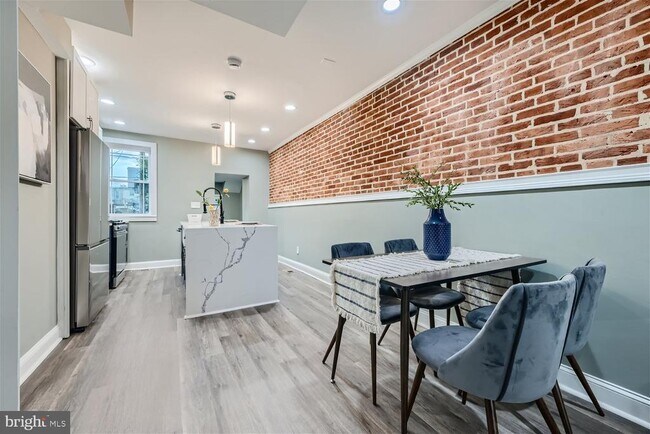 Foto del edificio - 1823 S Hanover St