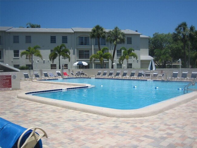 Foto del edificio - 2700 Bayshore Blvd