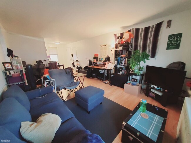 Building Photo - 1 br, 1 bath Condo - 700 Summer St Unit 6