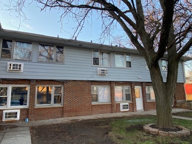 Photo - 35505 W Michigan Ave Apartment