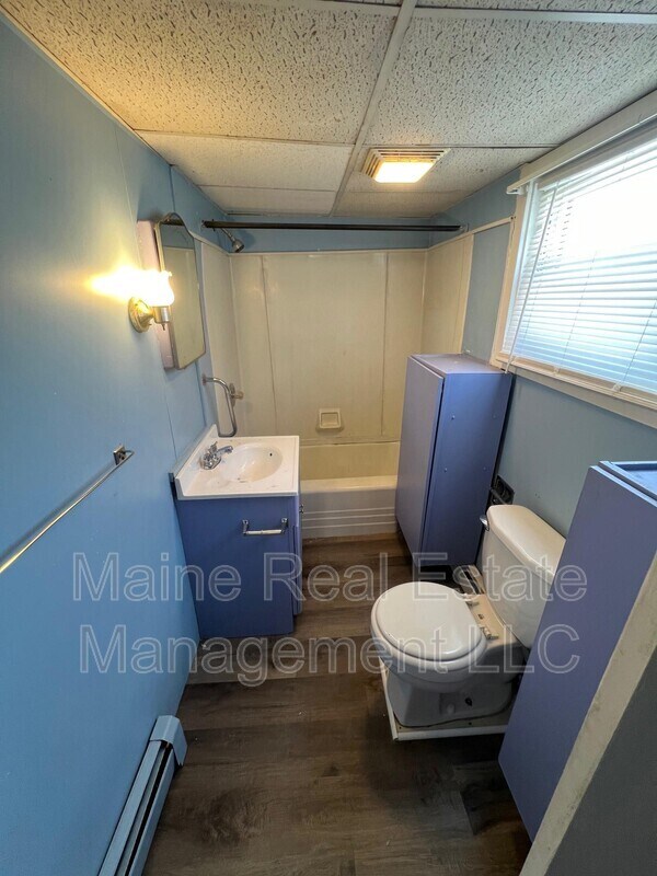 8 Winter St Unit Apt. 2, Fairfield, ME 04937 Condo for Rent in