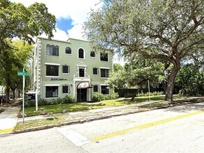 Building Photo - 2000 Jefferson St