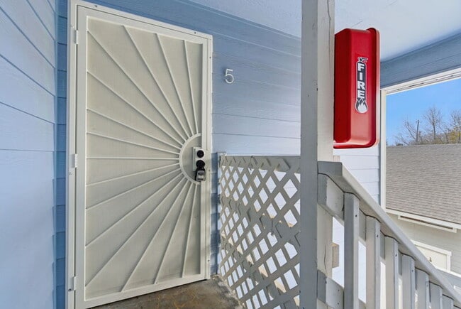 Foto del edificio - 2914 N Hogan St