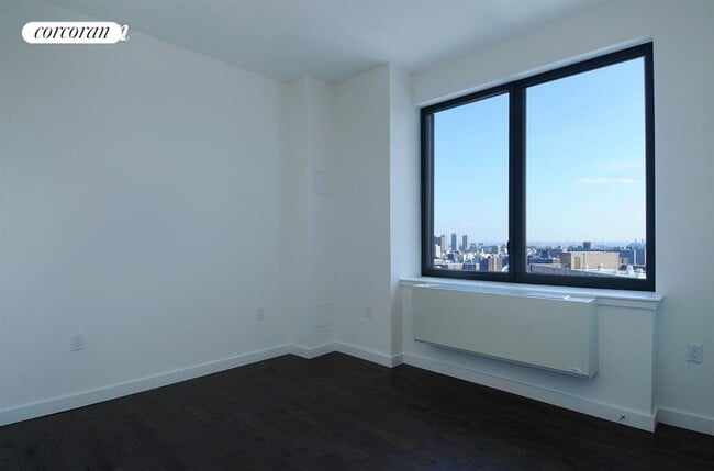 Building Photo - 321 W 110th St