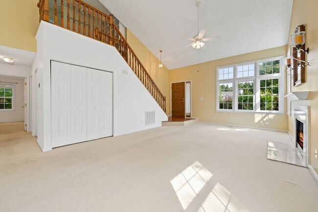 Foto del edificio - Durham Retreat with Vaulted Ceilings, Private Deck & Wooded Views