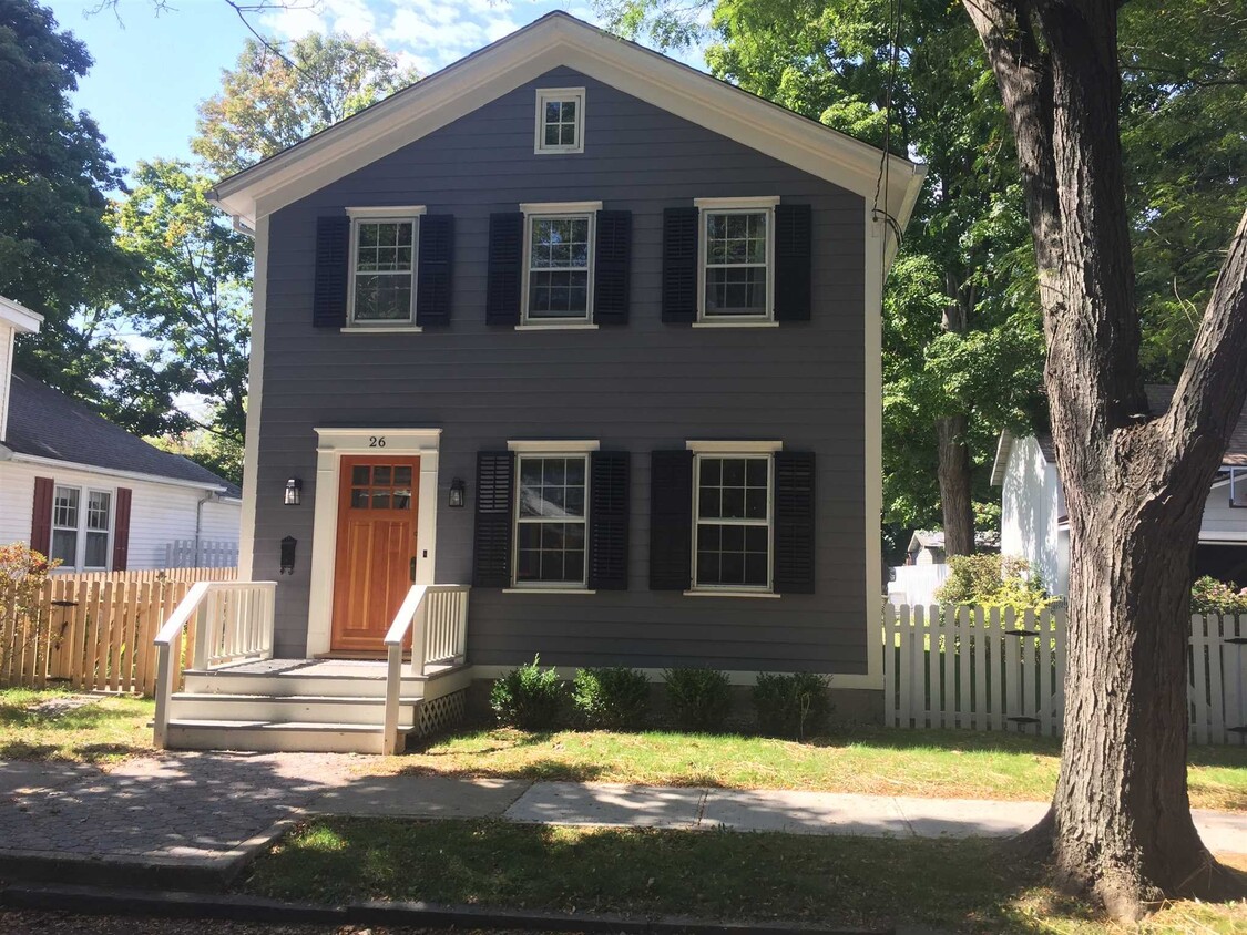 Primary Photo - 26 Center St