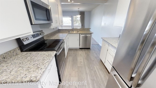 Building Photo - 2 br, 2 bath House - 1440 Walnut St  Unit 3