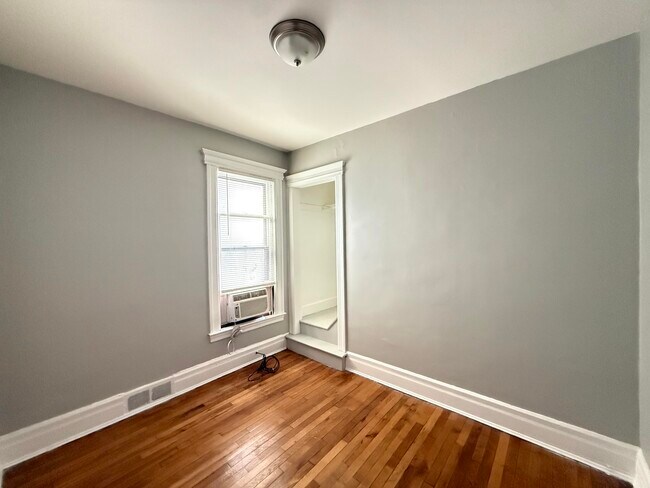 Foto del edificio - 4858 Commonwealth St