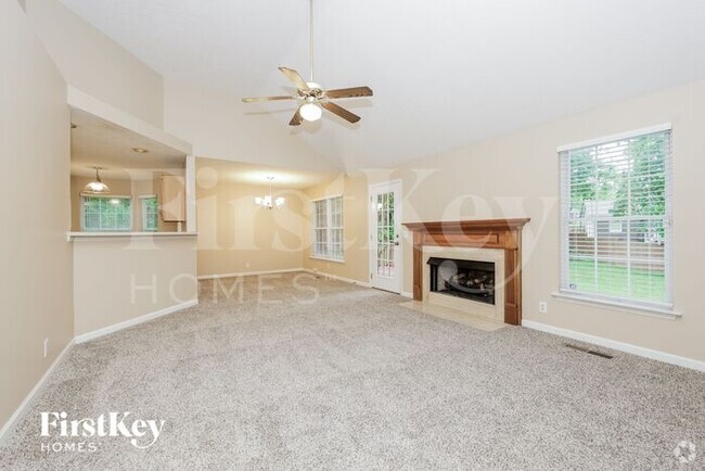 Building Photo - 525 Forest Pointe Pl