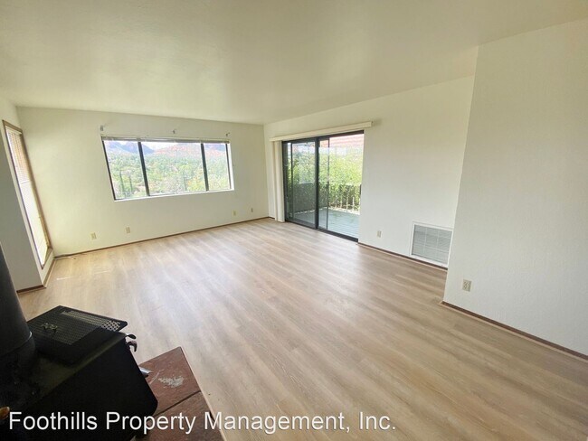 Foto del edificio - 2 br, 2 bath House - 545 Norbie Road