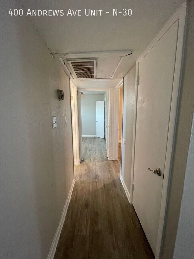 Foto del edificio - 400 Andrews Ave