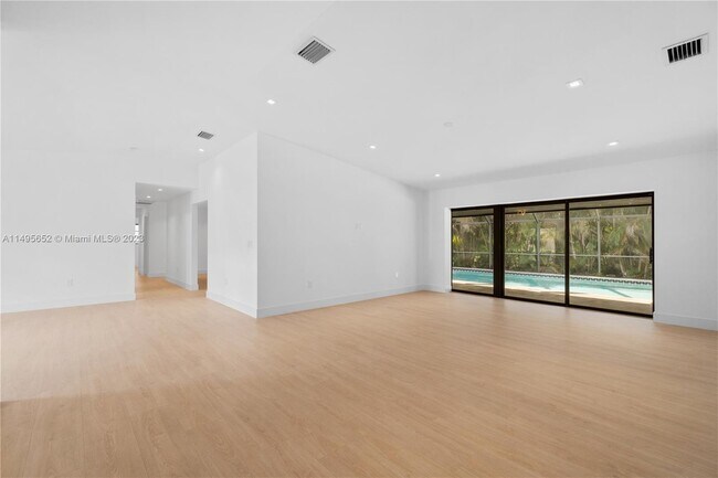 Foto del edificio - 5254 NW 94th Doral Pl