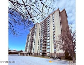 Building Photo - 1 Scenic Dr