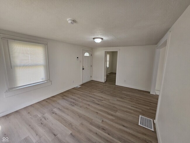 Foto del edificio - 835 Tecumseh St