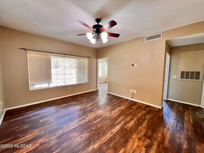 Building Photo - 1500 E Pusch Wilderness Dr