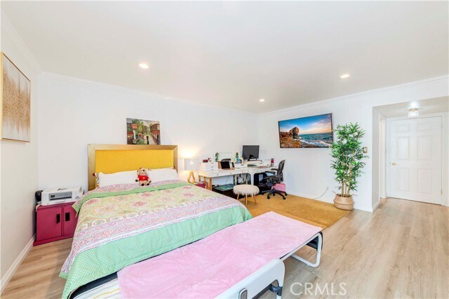 Building Photo - 358 S Gramercy Pl