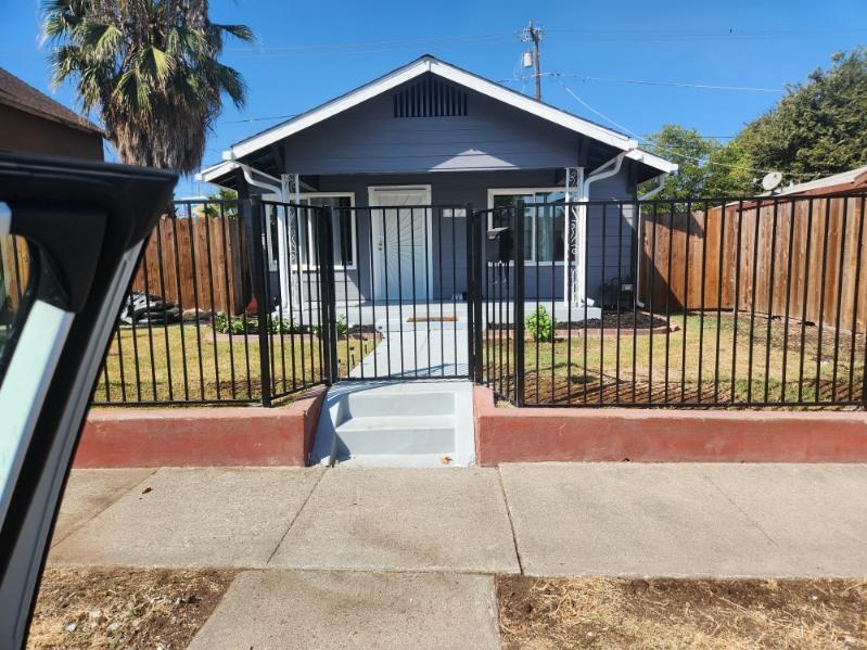 Primary Photo - 1527 Stanford Ave