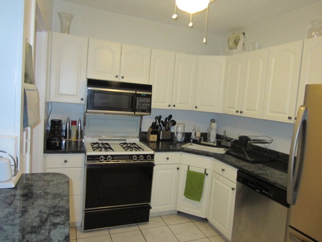 Building Photo - 45 River Dr S