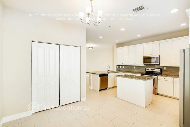 Building Photo - 11713 SW 13th Ct