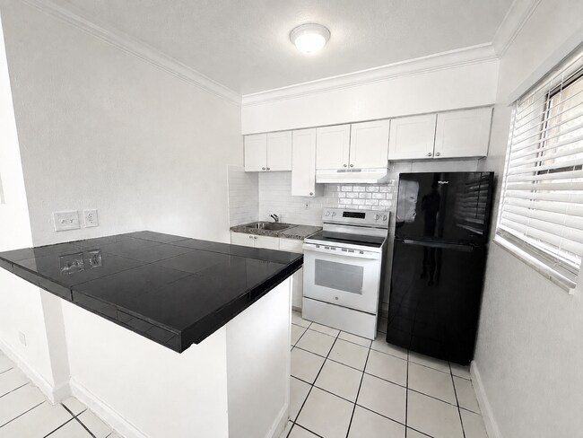 Photo - 715 SW 14 Ave Apartment