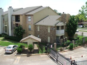 Building Photo - 10101 S Gessner Rd