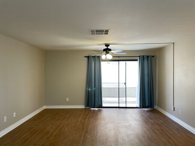 Foto del edificio - 5141 S Lindell Rd