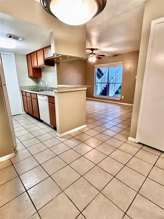 Foto del edificio - 3506 Cove View Blvd