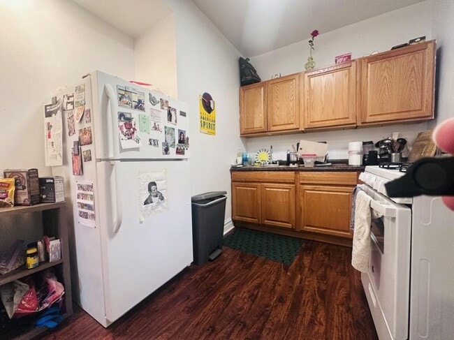 Building Photo - 2 bedroom in Chicago IL 60657