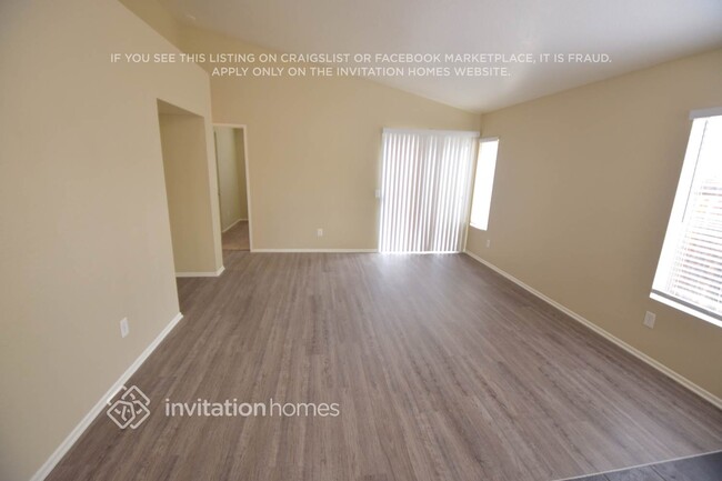 Foto del edificio - 1376 Yukon Ave