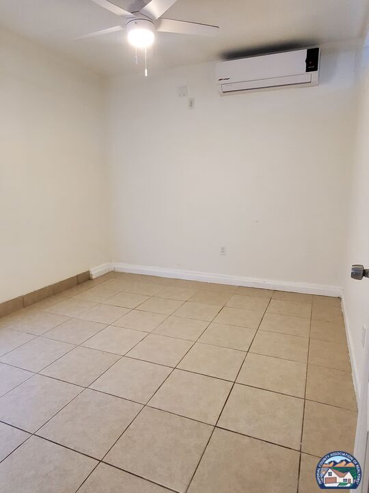 Foto del edificio - 1353 Truman Ct