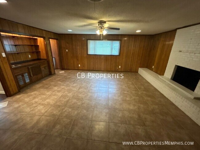 Foto del edificio - 3773 Kentwood Ln