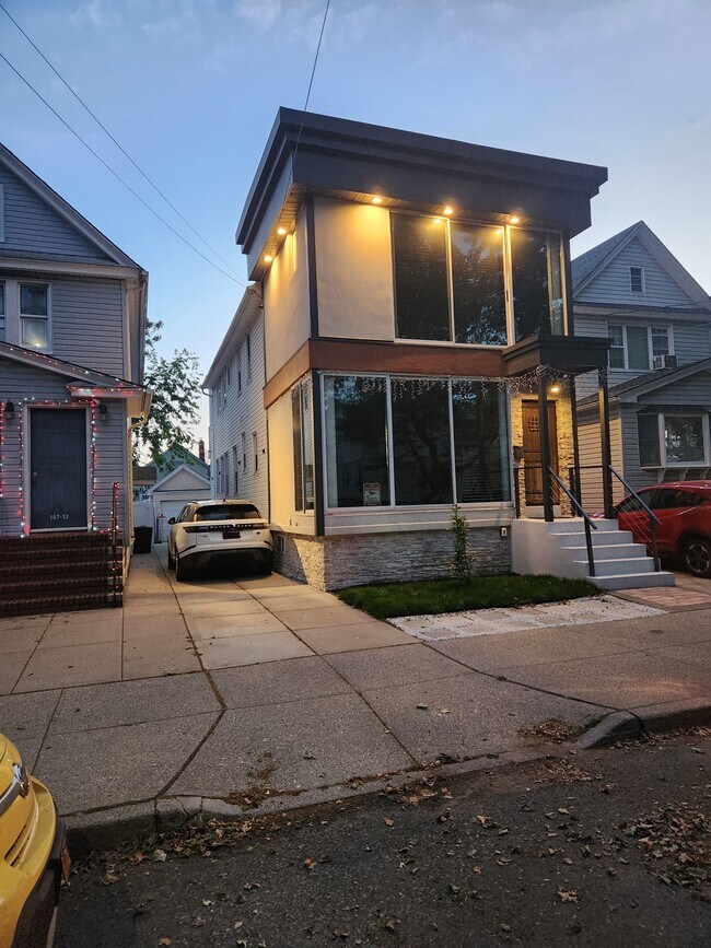 Building Photo - 10730 89th St