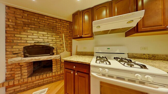 Foto del edificio - 719 W Buckingham Pl