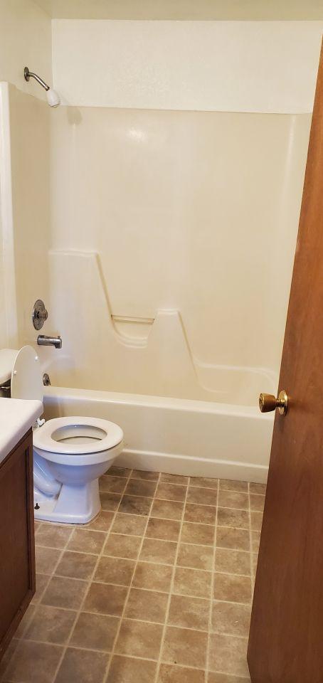 Building Photo - 2 bedroom in Billings MT 59105