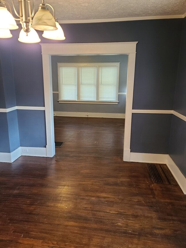 Building Photo - 1745 Pilgrim Rd